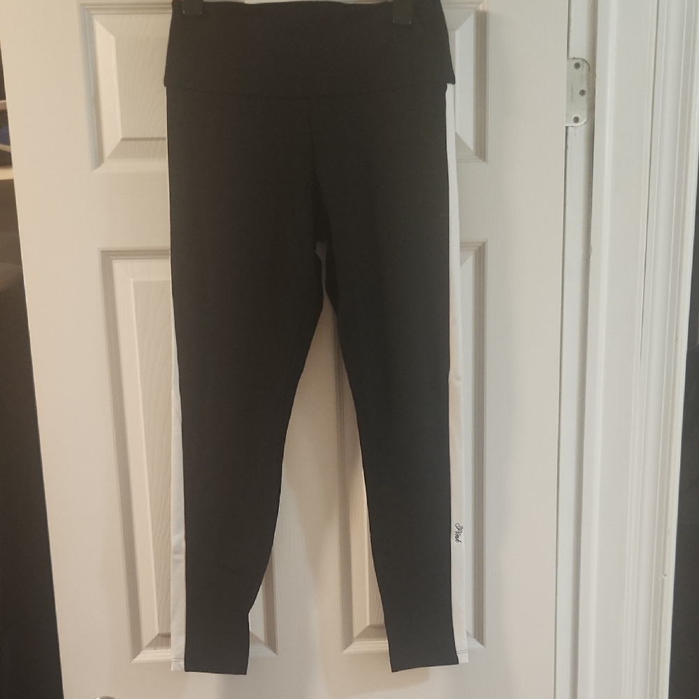 NWT-Victoria's Secret/Pink Sz.Large-Black and White Leggings